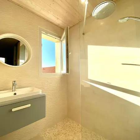 A12 - Le Chay - 6 Min A Pied De La Apartment